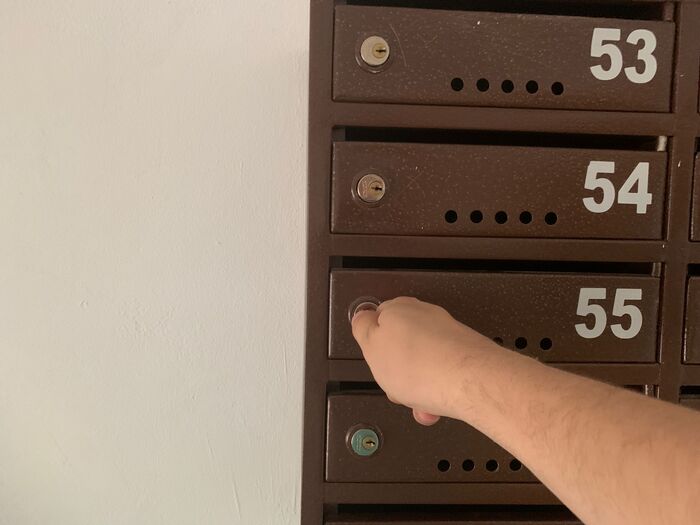 Lacatus Bucuresti cutie postala